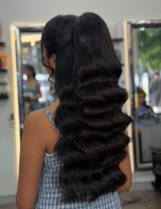 Glossy blow-wave styling